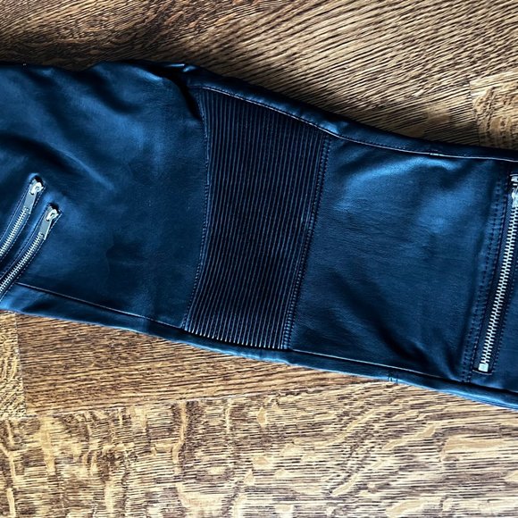ZARA LEATHER PANTS - IT GIRL FAUX LEATHER PANTS WITH RIBBING AND ZIPPER Size M - Picture 13 of 14